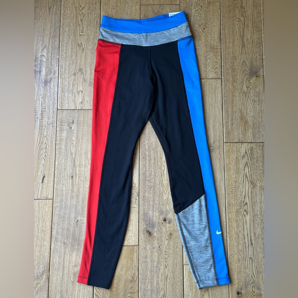 NEW Nike One Women’s Tight Fit Mid Rise 7/8 Length Colorblock Leggings size XS - Picture 2 of 10
